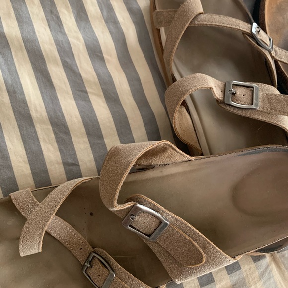 SOLD American Eagle Sandals size 8 - Picture 2 of 4